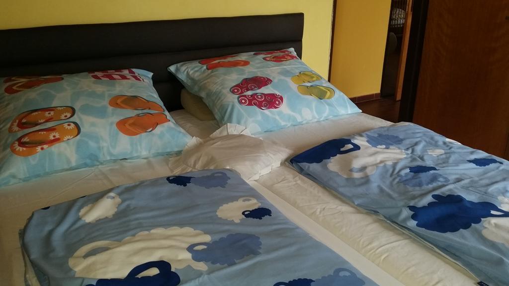 Areal Hradisek Villa Klobouky u Brna Luaran gambar