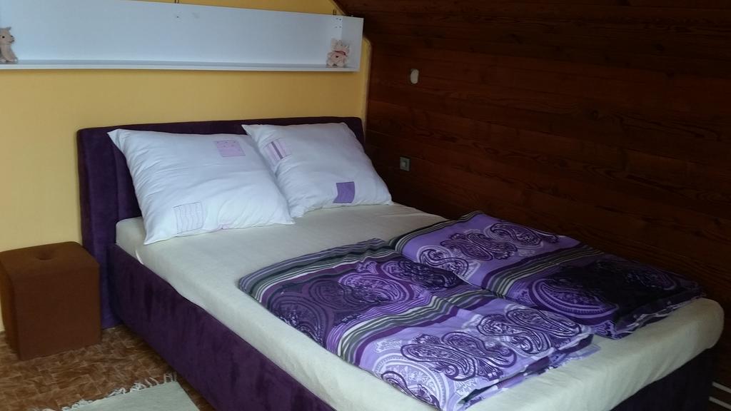 Areal Hradisek Villa Klobouky u Brna Luaran gambar