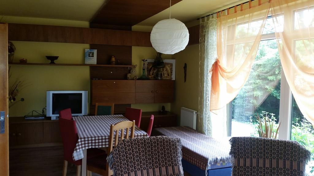 Areal Hradisek Villa Klobouky u Brna Luaran gambar