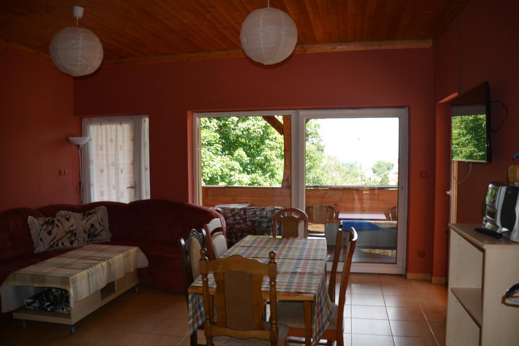 Areal Hradisek Villa Klobouky u Brna Luaran gambar