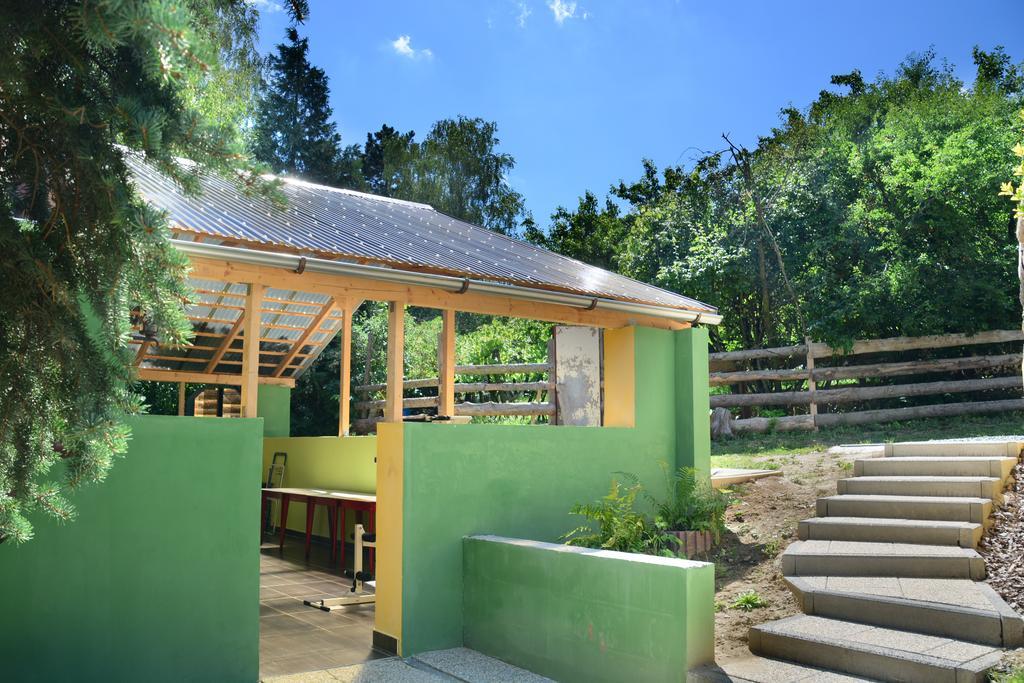 Areal Hradisek Villa Klobouky u Brna Luaran gambar