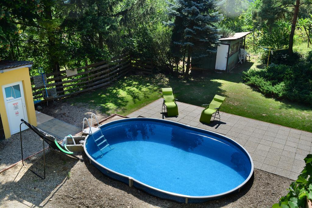 Areal Hradisek Villa Klobouky u Brna Luaran gambar